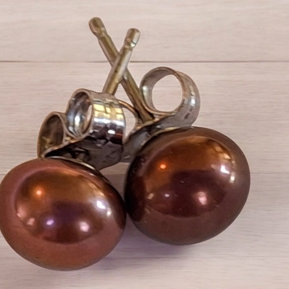 Vintage 925 Sterling Silver Freshwater Chocolate Pearl Stud Earrings weigh 1.2g - Picture 4 of 15
